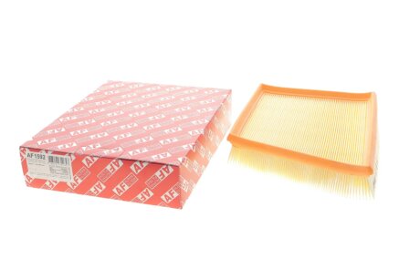 JAGUAR фільтр повітряний XE/XF/F-Pace 2,0-3,0 15- alpha AF1592