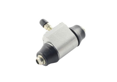 Циліндр гальмівний робочий and 3L611005