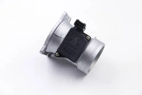 Расходомер воздуха (3 конт.) AUDI A4/ A6/VW GOLF/PASSAT 1.6/1.8/2.0 91-01 Autlog LM1098
