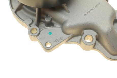 Помпа воды, OM611 2.2CDI 99-03 autotechteile 1002012