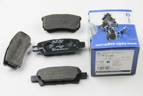 Колодки гальмівні дискові; задня вісь BHS (Behr Hella Service) 8DB355010811