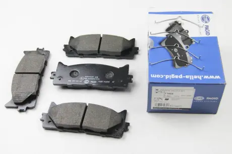 Передние тормозные колодки BHS (Behr hella service) 8DB 355 012-401