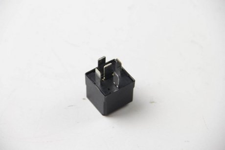 Реле управление холодного пуска(12V,30A) MERCEDES 87- bhs (behr hella service) 4RD007794021