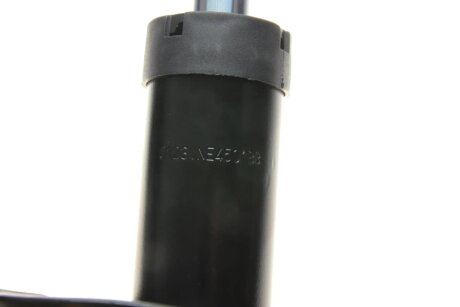 Передній амортизатор (стойка) bilstein 22045010