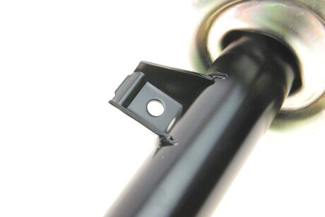 Передний амортизатор (стойка) bilstein 22103109