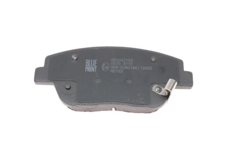 Передние тормозные колодки blue Print ADG042133