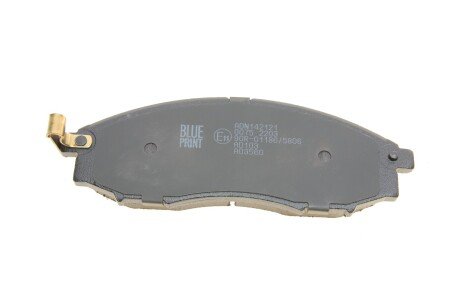 Передние тормозные колодки blue Print ADN142121