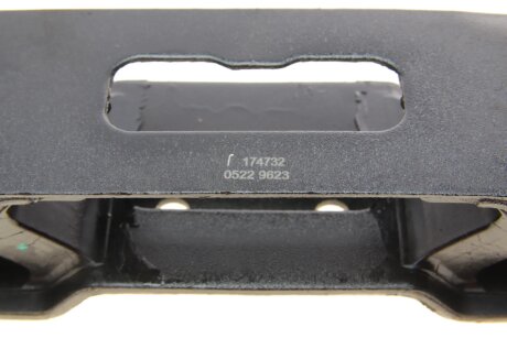 Подушка (опора) двигателя blue Print ADBP800218