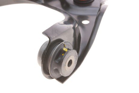 Важіль передньої підвіски blue Print ADBP860042