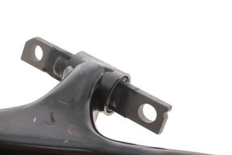 Важіль передньої підвіски blue Print ADBP860091