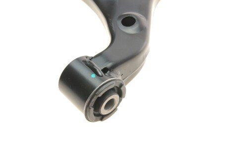 Важіль передньої підвіски blue Print ADG086281