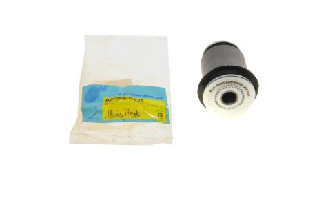 Сайлентблок переднего рычага blue Print ADBP800226 на Тойота Хайлюкс