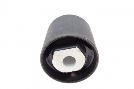 Сайлентблок переднего рычага blue Print ADJ138054