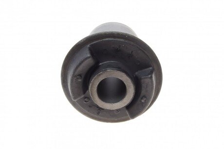 Сайлентблок (втулка) переднего амортизатора blue Print ADA108047