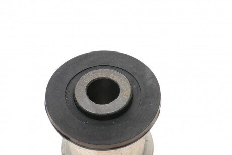 Сайлентблок (втулка) переднего амортизатора blue Print ADN180158
