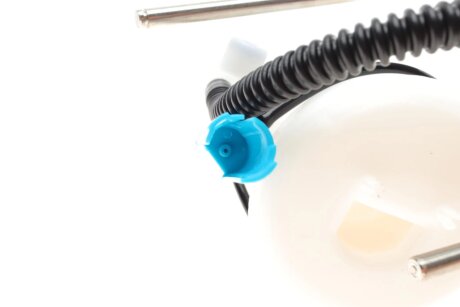 Топливный фильтр blue Print ADT32398