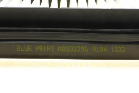 Воздушный фильтр двигателя blue Print ADG02296