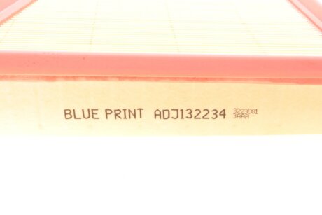 Воздушный фильтр двигателя blue Print ADJ132234