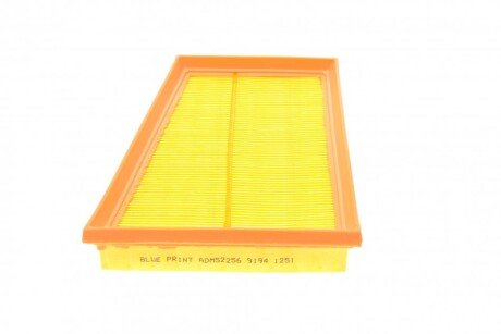 Воздушный фильтр двигателя blue Print ADM52256