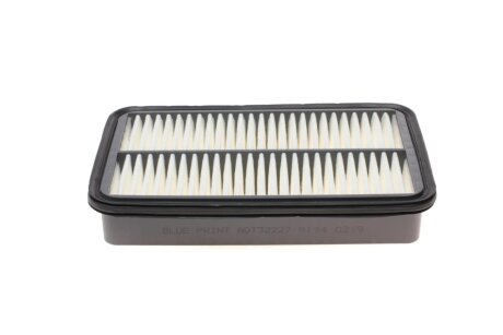 Воздушный фильтр двигателя blue Print ADT32227