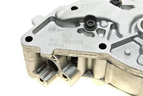 Насос масляний bmw 11417610378