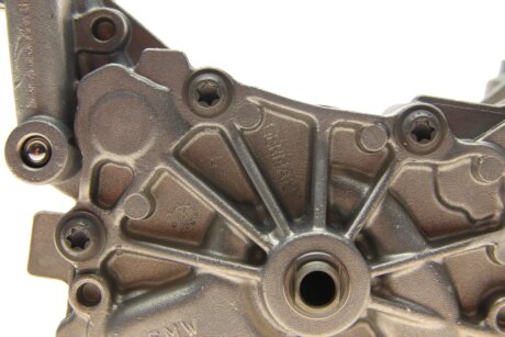 Масляний насос bmw 11417643046