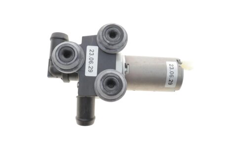 Додаткова водяна помпа bmw 64116928246