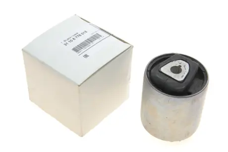 Сайлентблок переднього важеля Bmw 31106778015