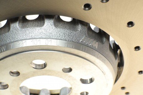 Вентильований гальмівний диск bmw 34117991101