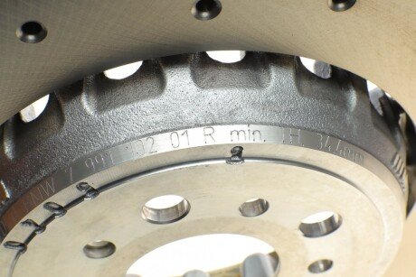 Вентильований гальмівний диск bmw 34117991102