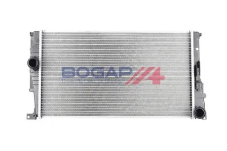 Радіатор охолодження двигуна Bogap B4210214