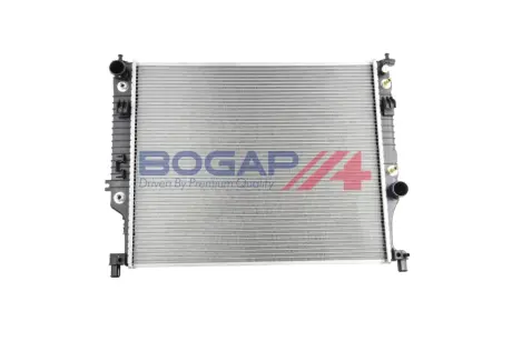 Радіатор охолодження двигуна Bogap C4210111