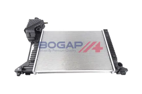 Радиатор охлаждения двигателя bogap C4210204 Мерседес Спринтер 313
