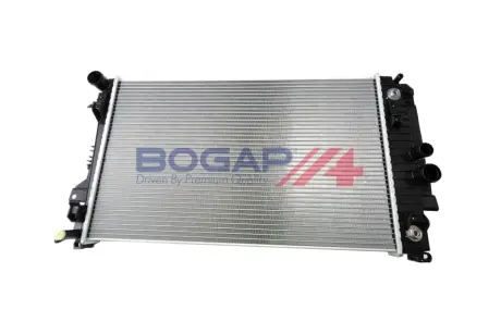 Радіатор охолодження двигуна Bogap C4210225
