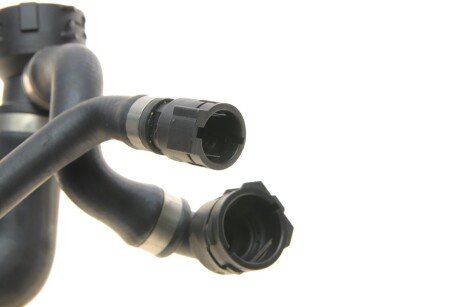 Патрубок системи охолодження bogap B4228100