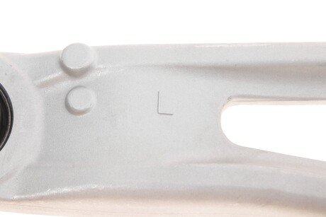 Важіль передньої підвіски bogap B3327161