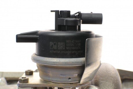 Радіатор інтеркулера borgWarner 53039880621