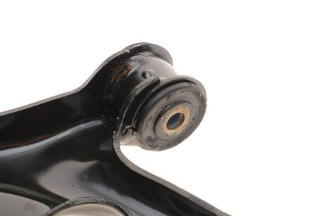 Важіль передньої підвіски borsehung B10861