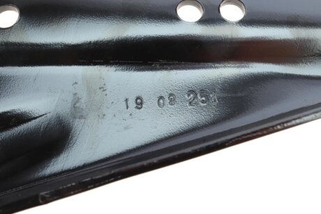 Важіль передньої підвіски borsehung B19139