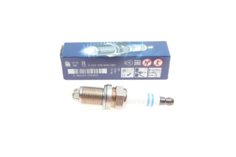 Свiчка запалювання Opel OmegaVectra 2,6-3,2 00 - bosch 0242229648 на Сааб 9 3