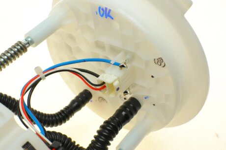 Топливный насос в сборе AUDI; SEAT; SKODA; VW bosch 0986580940