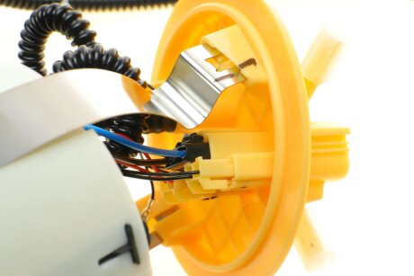 Електричний паливний насос bosch 1582980137