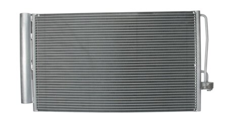 BMW Радіатор кондиціонера (конденсатор) з осушувачем 5 E60,7 E65 bosch 1986AD2046