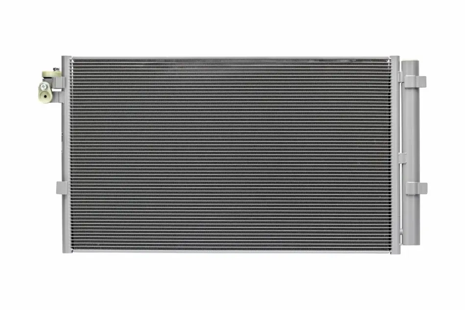 BOSCH BMW Радіатор кондиціонера (конденсатор) 5 (G30, F90) 16-, 5 Touring (G31) 17-, 7 (G11, G12) 15- Bosch 1986AD2386 (фото 1)