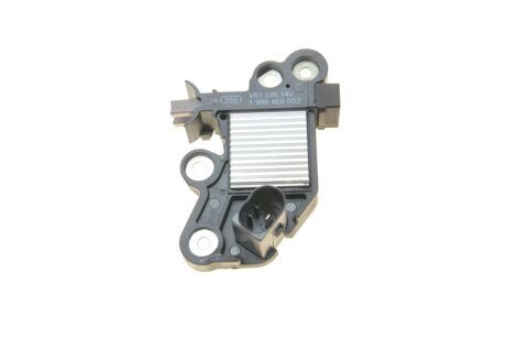 Реле-регулятор напруги генератора bosch 1986AE0022