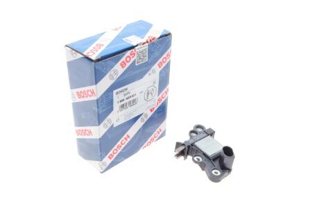 Р РµРіСѓР»СЏС‚РѕСЂ РЅР°РїСЂСѓРіРё РіРµРЅРµСЂР°С‚РѕСЂР° bosch 1986AE0031