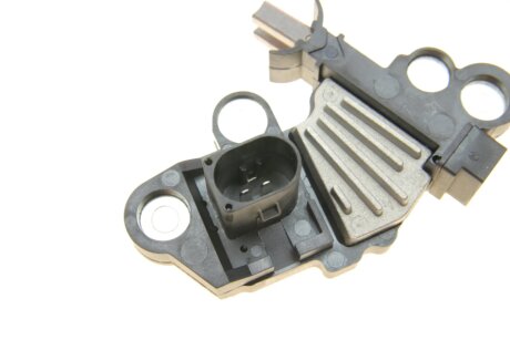 Реле-регулятор напруги генератора bosch 1986AE0047