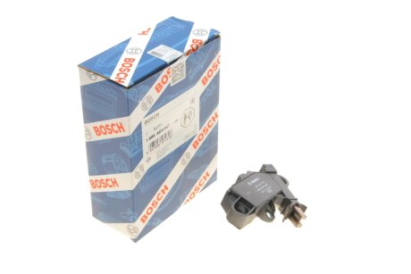 Реле-регулятор напруги генератора bosch 1986AE0047