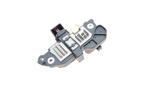 Реле-регулятор напряжения генератора bosch 1986AE0104