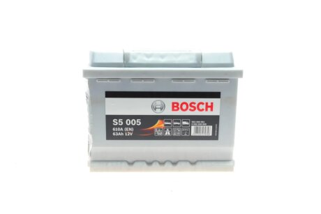 Автомобильный аккумулятор 12 вольт bosch 0092S50050 на Мазда 2